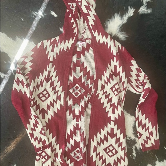 Red and White Geometric Patterned Hoodie - Picture 1 of 3
